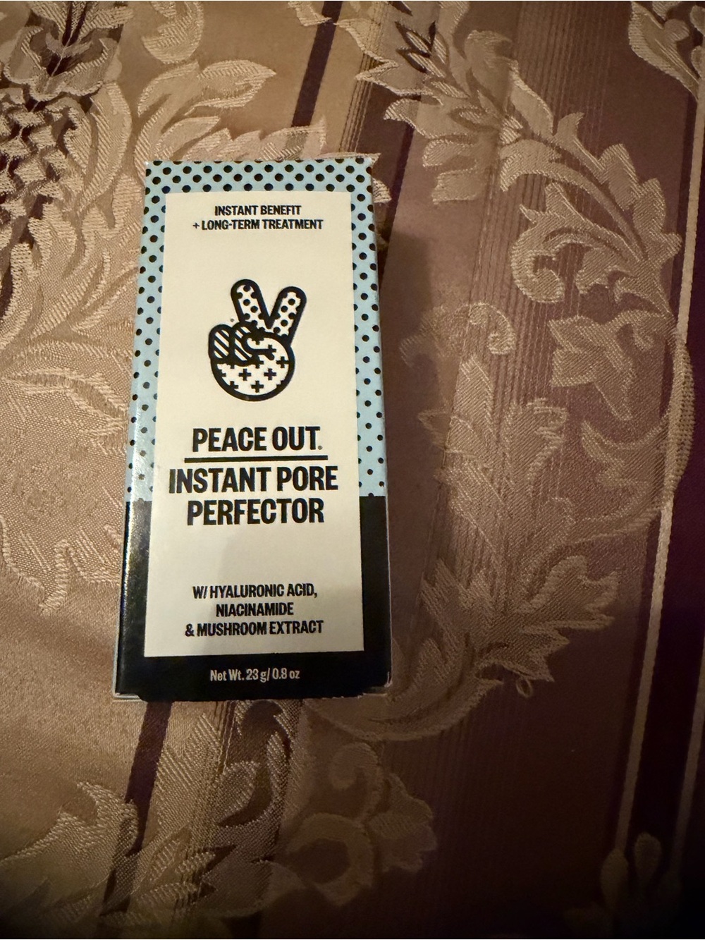 Benefit Peace Out Instant Pore Perfector – Black & Light Blue